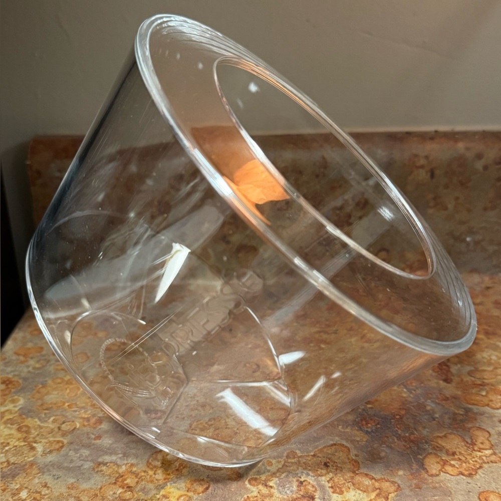 NEW View Bonbonniere Capsule Dispenser
